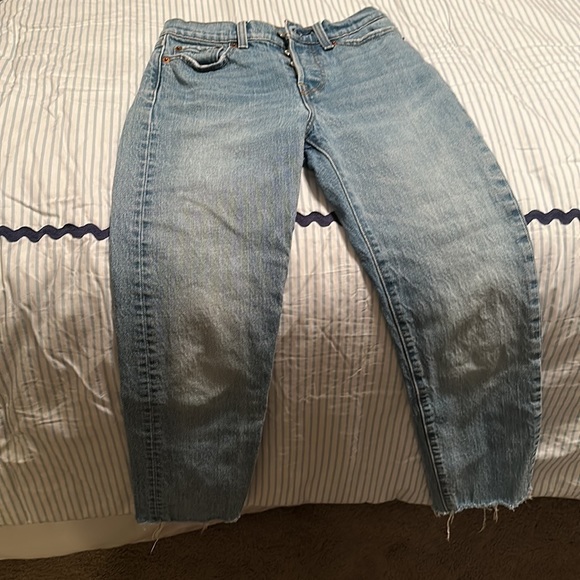 Levi Wedgie Straight Jeans Size 24 - Picture 2 of 3